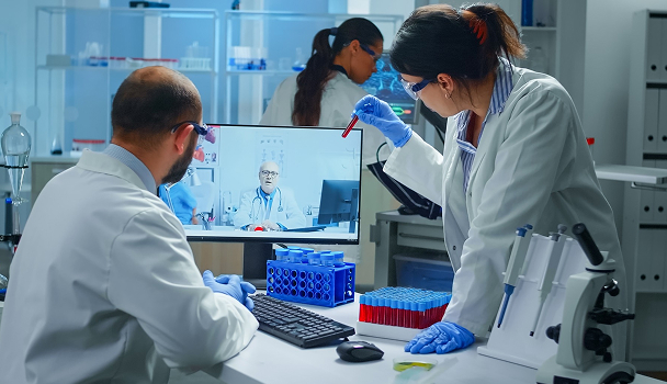 Lab operators and diagnostic staff