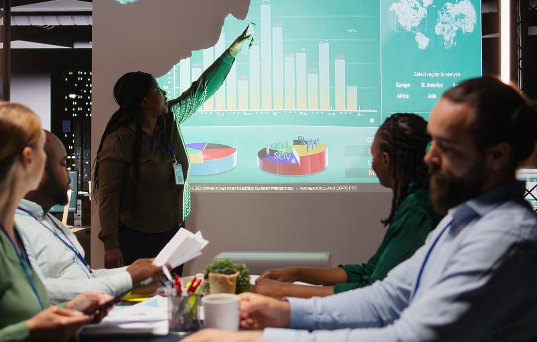 Analysts presenting market intelligence and foresight